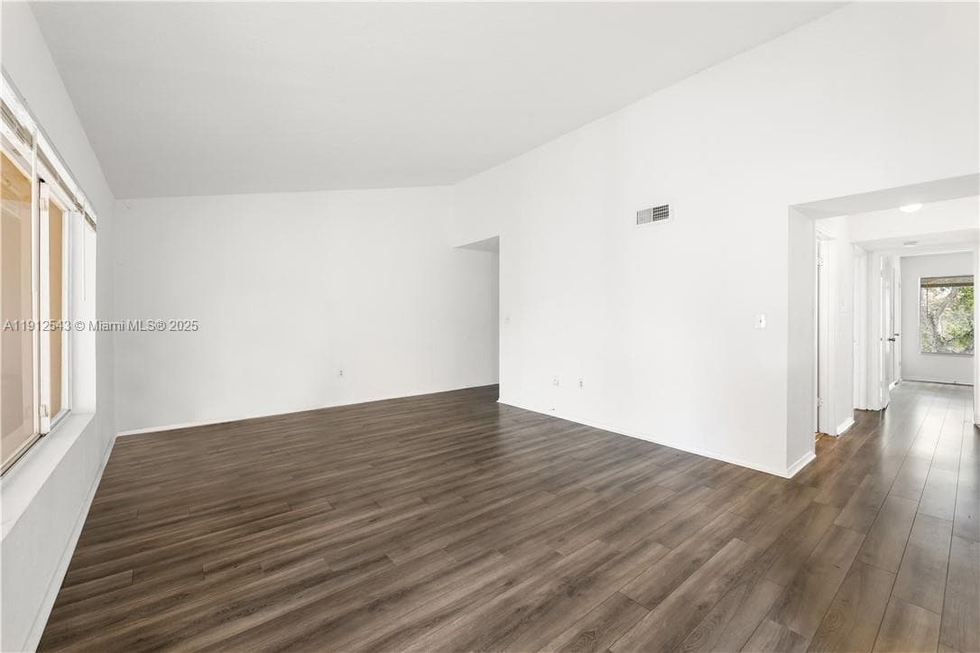 SAILBOAT POINTE CONDO · #613 in Oakland Park - Photo 4