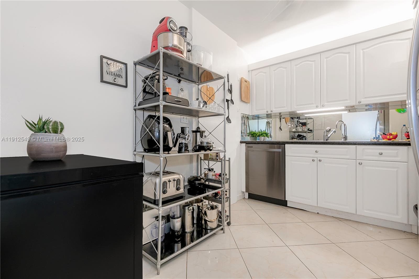 OLYMPUS CONDO · #612 in Hallandale Beach - Photo 12