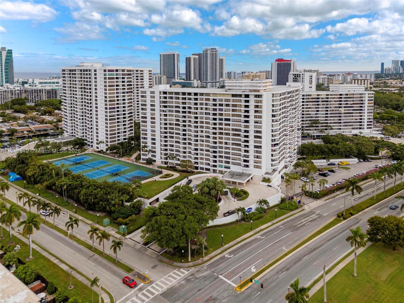 OLYMPUS CONDO · #612 in Hallandale Beach - Photo 3