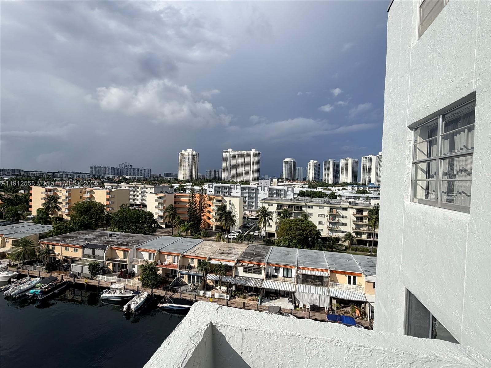 CORAL ISLE EAST CONDO · #910 in North Miami Beach - Photo 16