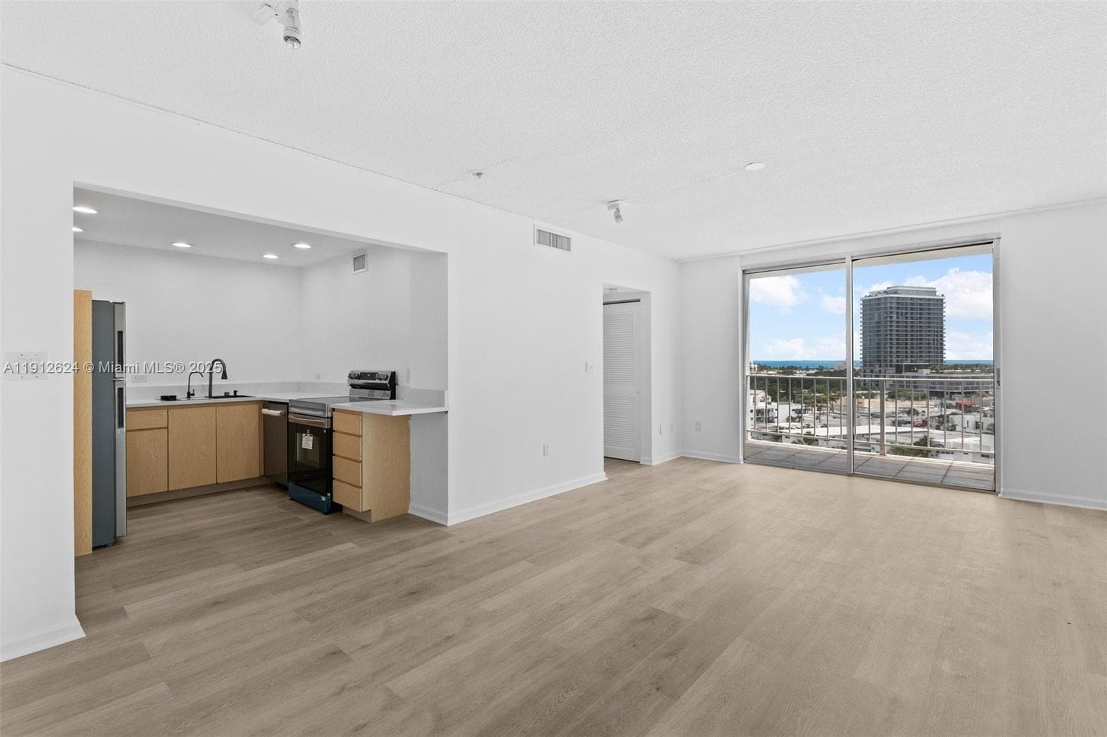 STANTON HOUSE CONDO · #10I in Miami Beach - Photo 4