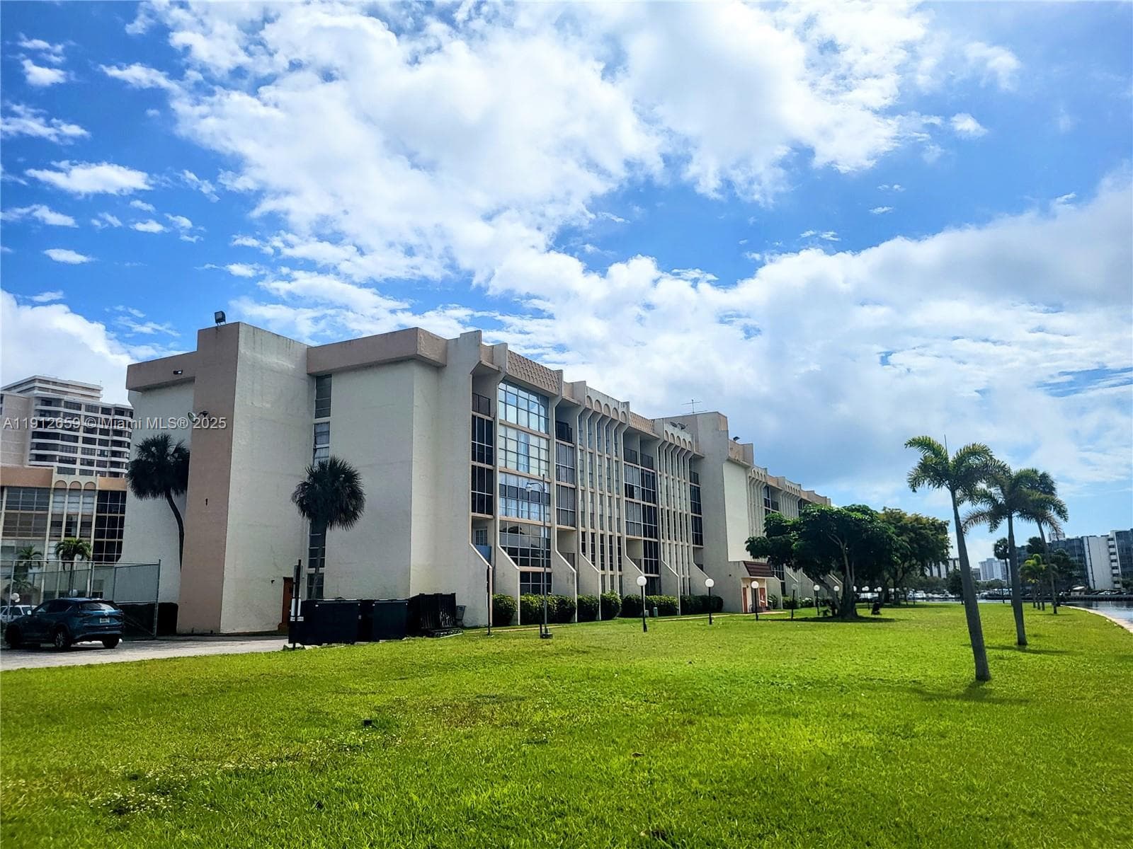 DESOTO PARK CONDO · #509 in Hallandale Beach - Photo 31