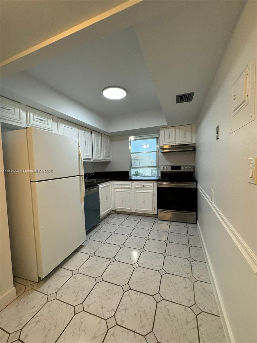 DESOTO PARK CONDO · #509 in Hallandale Beach - Photo 21