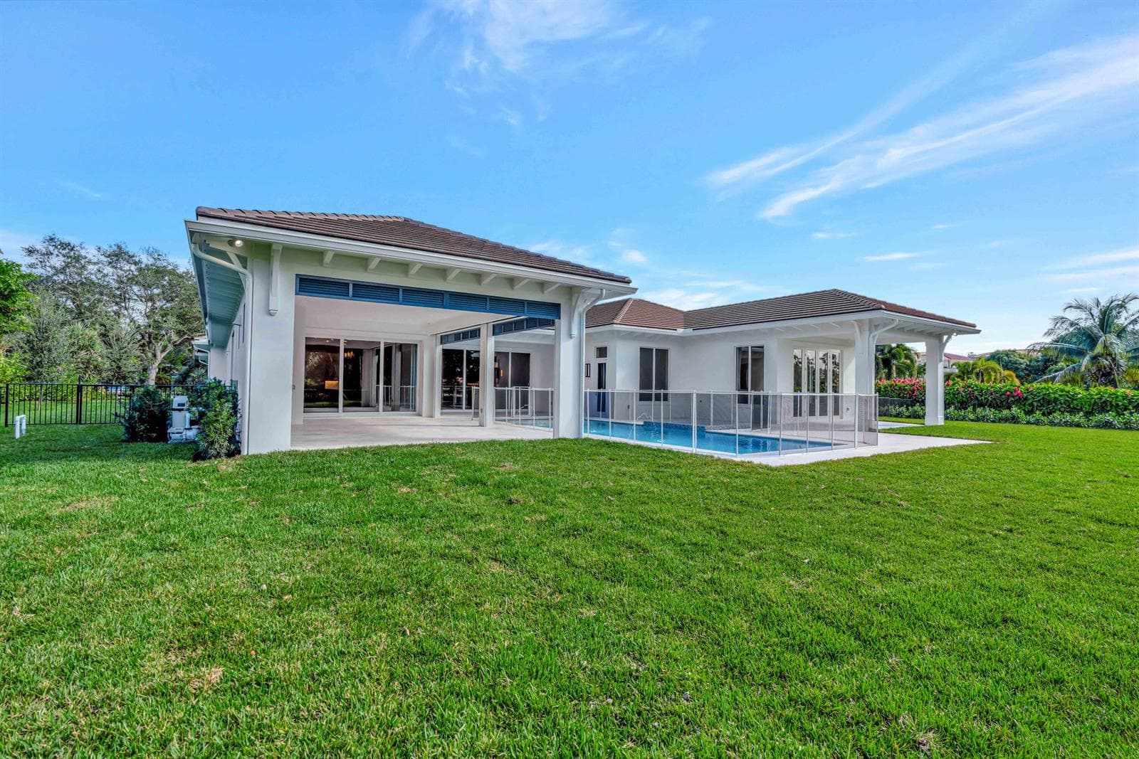 Large Fenced Yard
