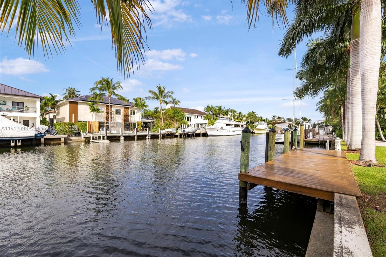 633 Solar Isle Dr photo 22