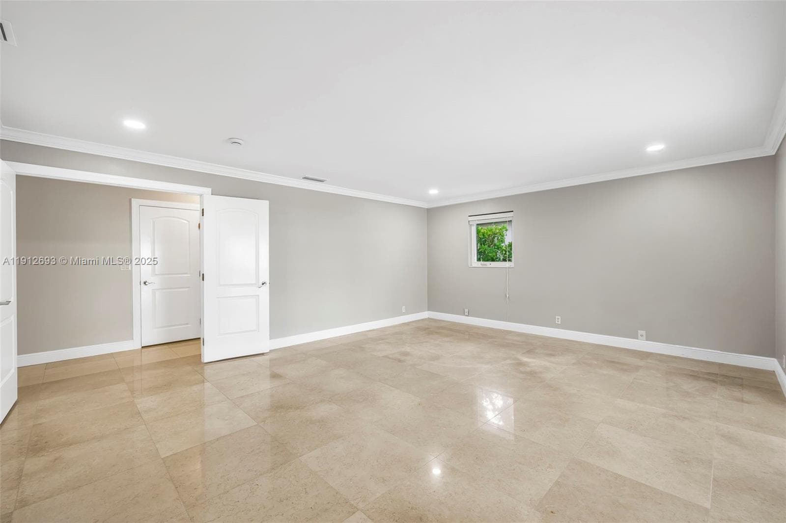 633 Solar Isle Dr photo 28