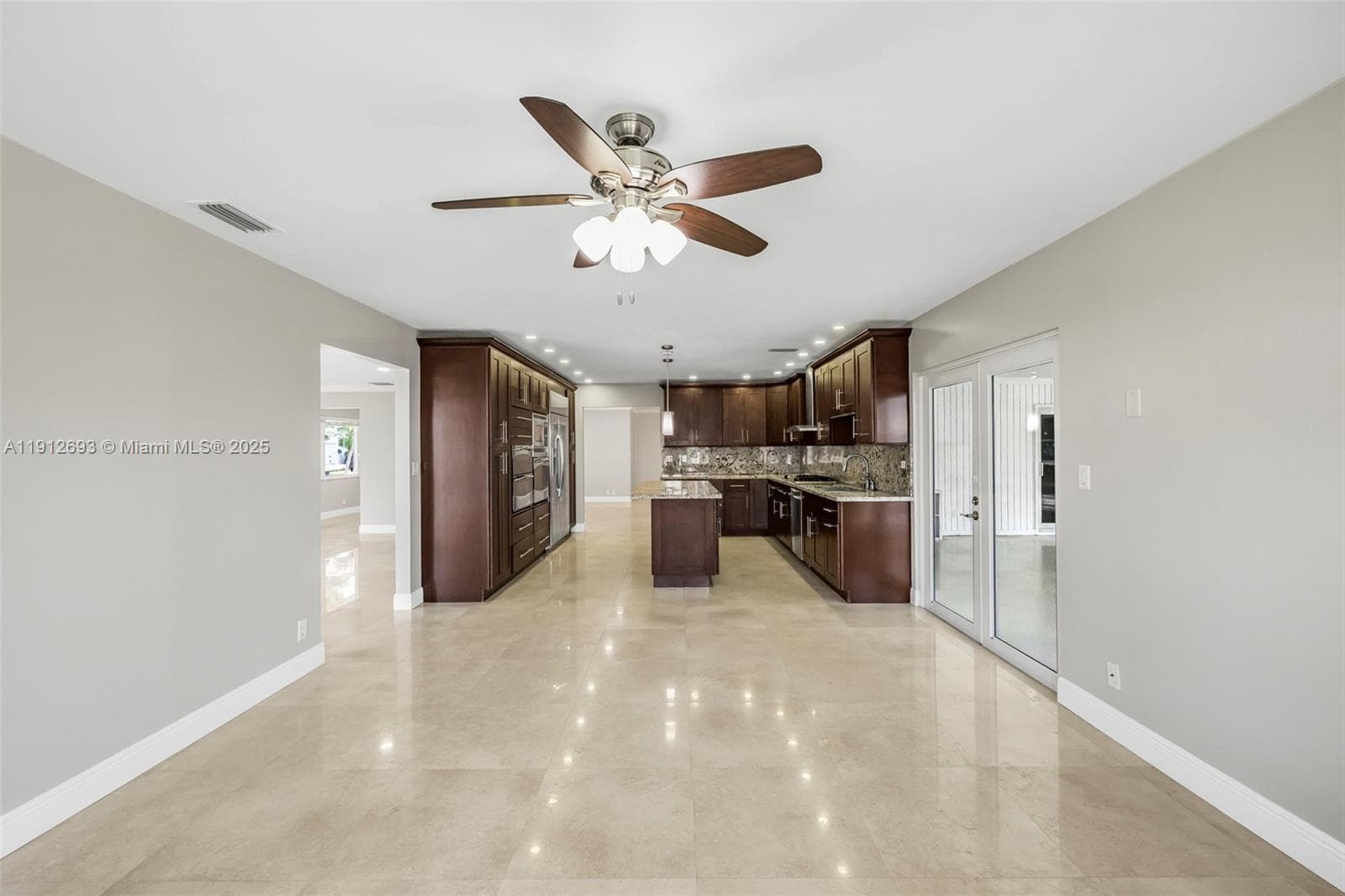 633 Solar Isle Dr photo 49