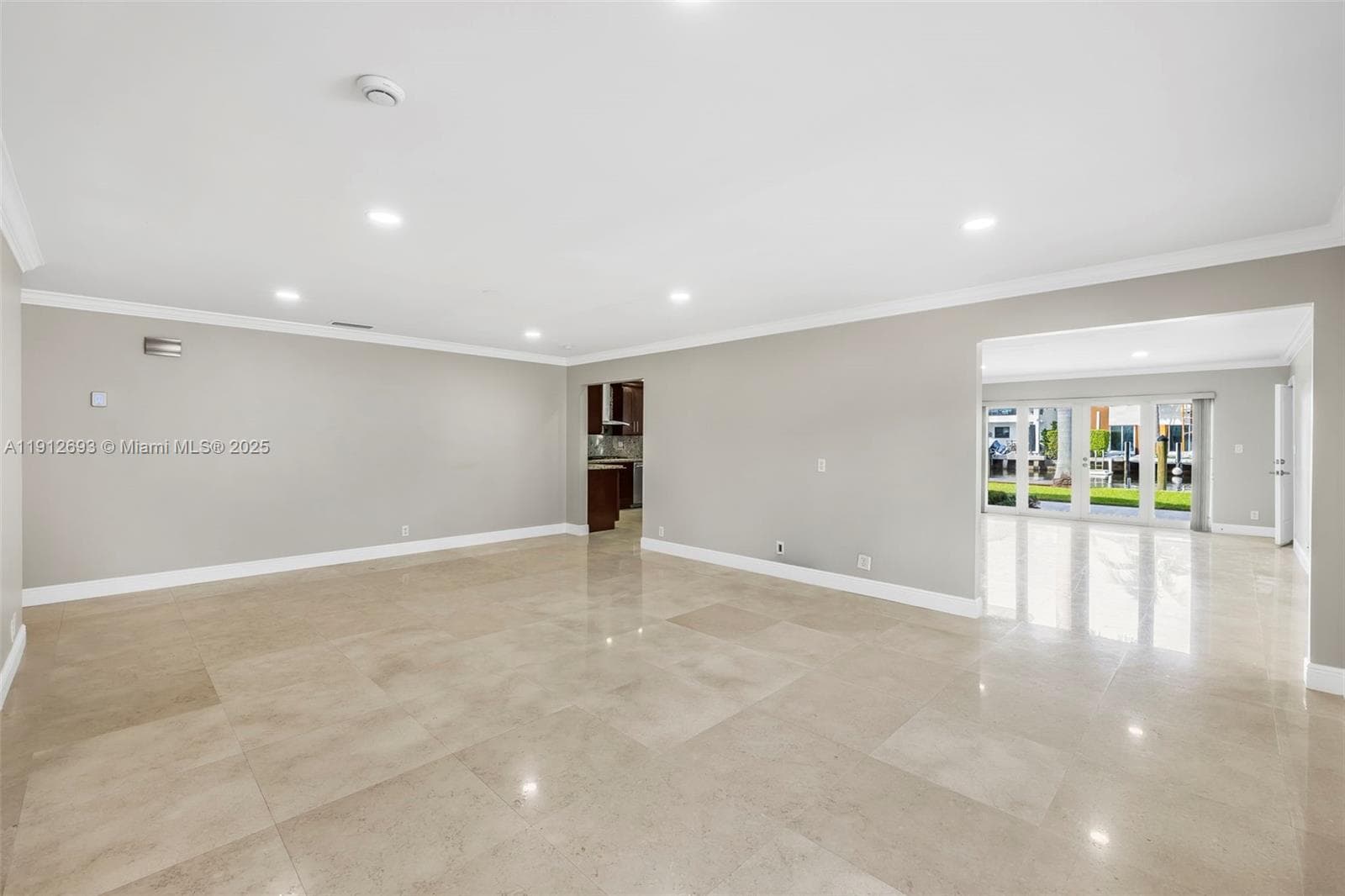 633 Solar Isle Dr photo 45
