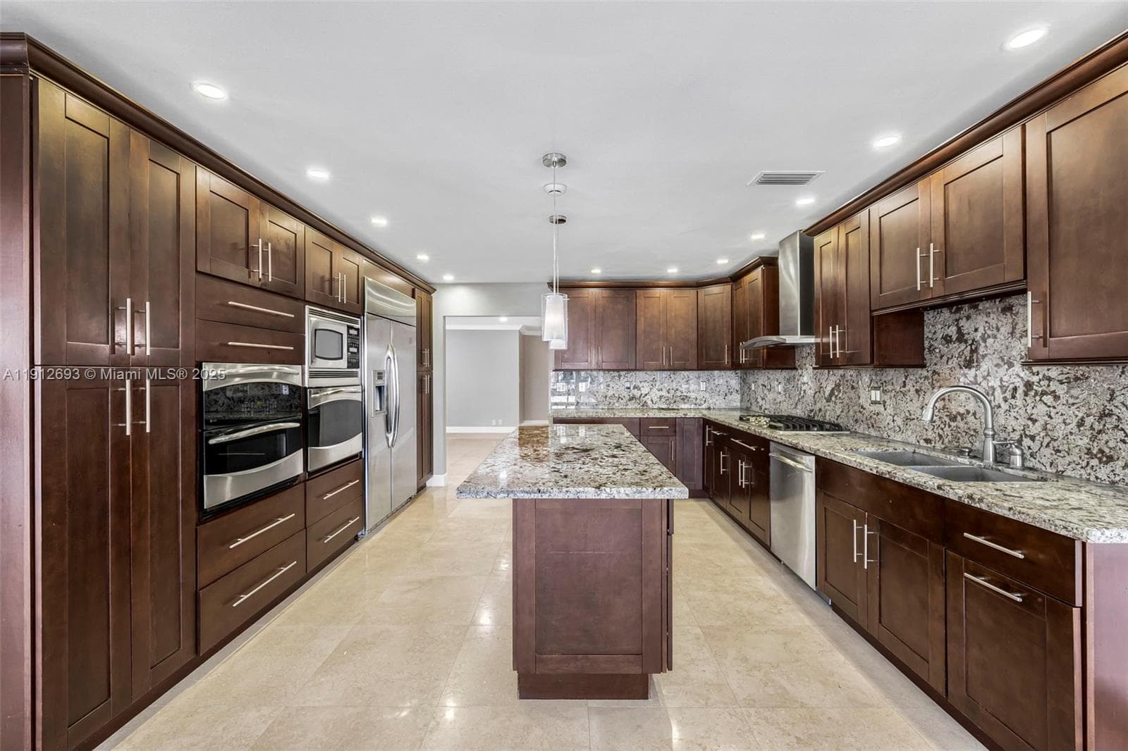 633 Solar Isle Dr photo 50