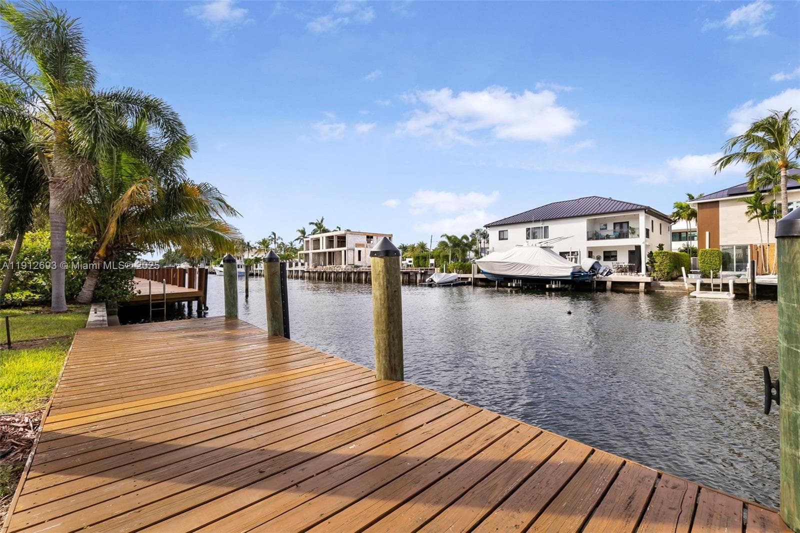 633 Solar Isle Dr photo 19