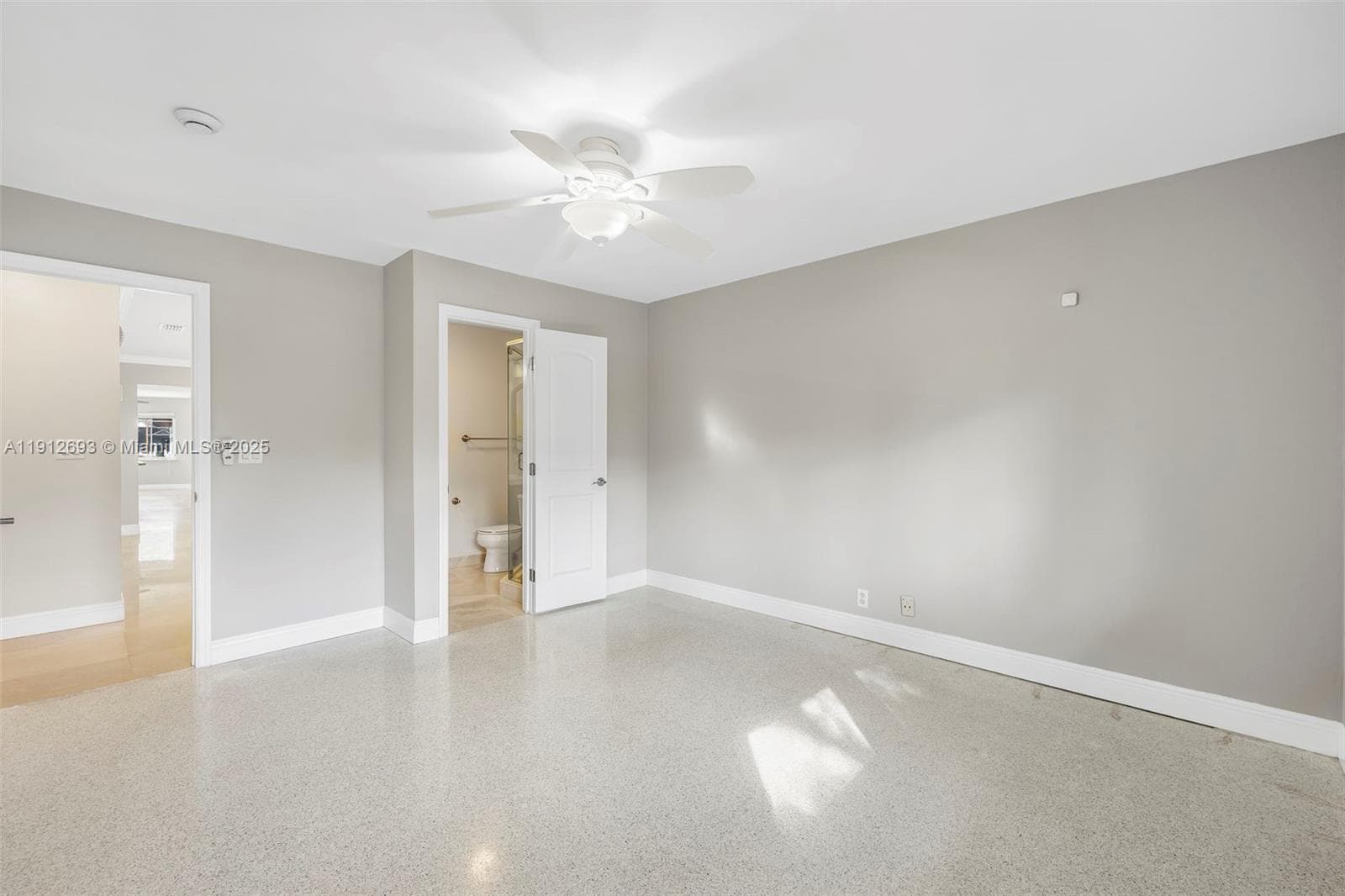 633 Solar Isle Dr photo 35