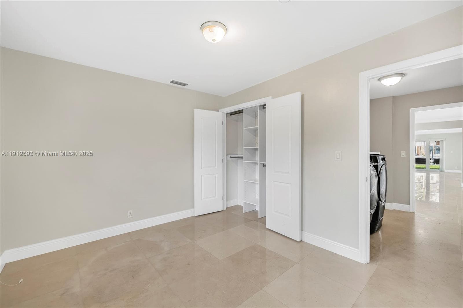 633 Solar Isle Dr photo 39