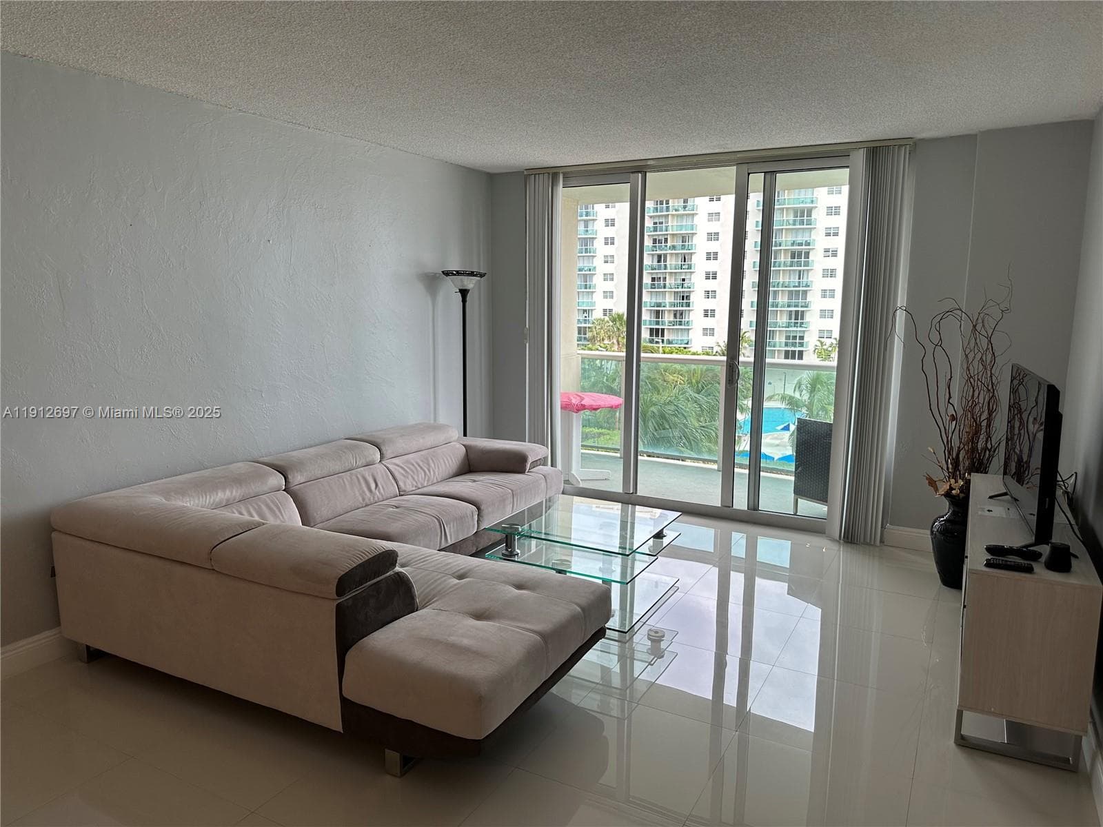 OCEANVIEW BUILDING B COND · #502 in Sunny Isles Beach - Photo 4