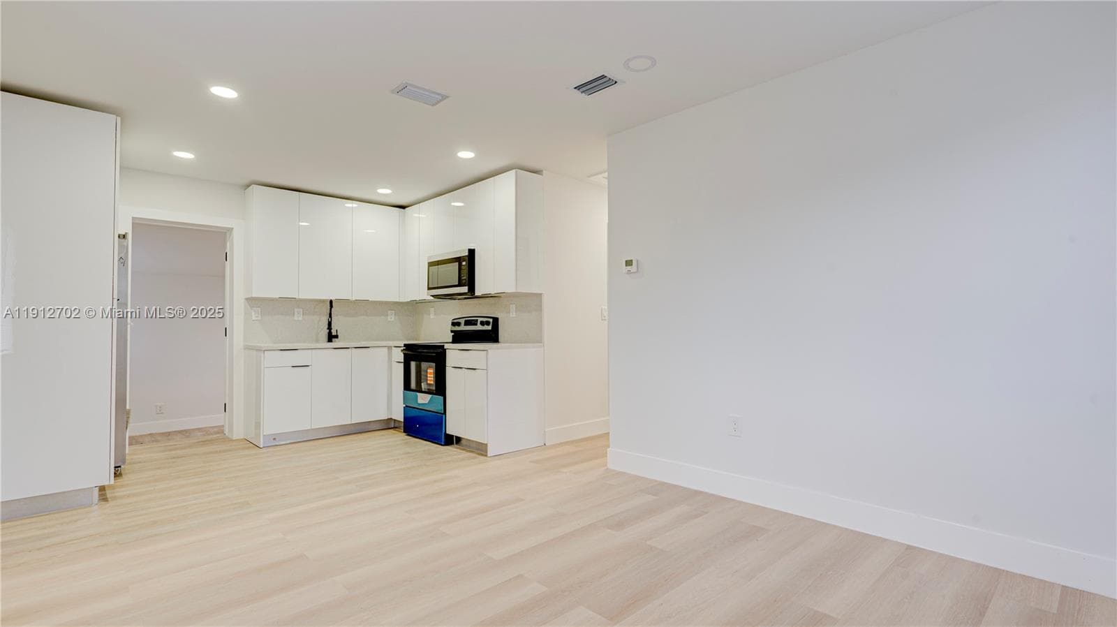 3331 NW 8th Pl #3331 photo 6
