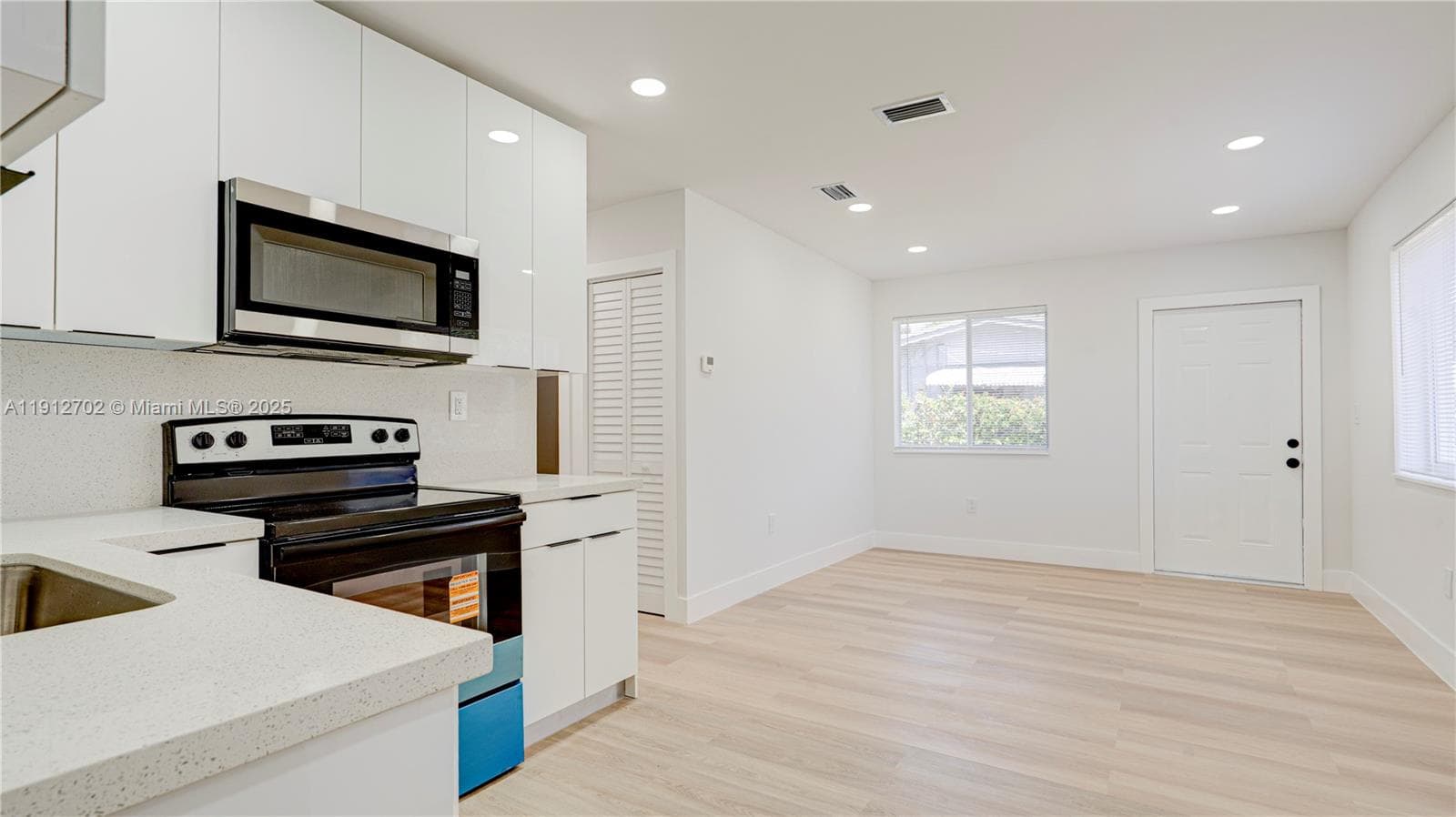 3331 NW 8th Pl #3331 photo 7