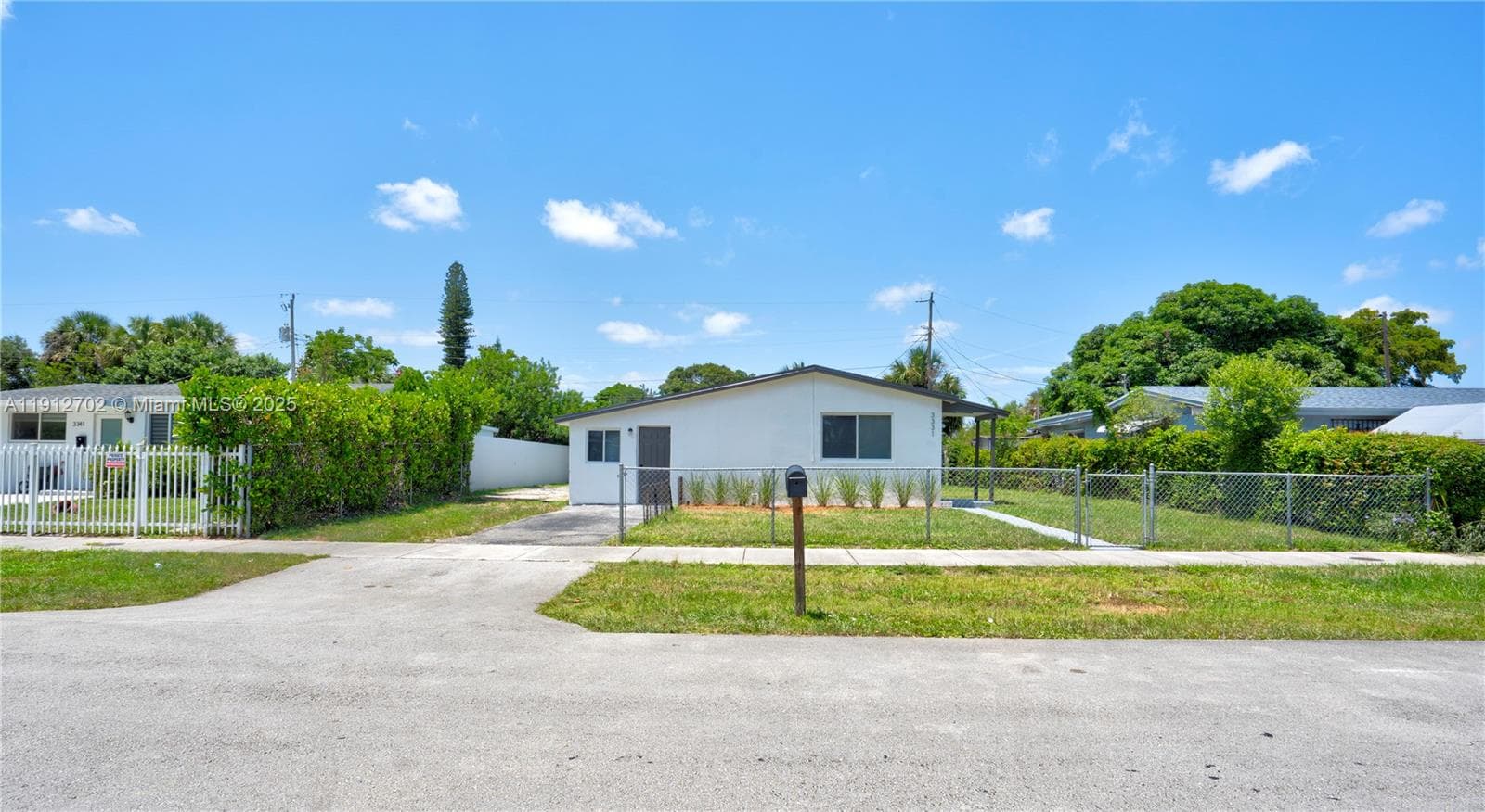 3331 NW 8th Pl #3331 photo 4