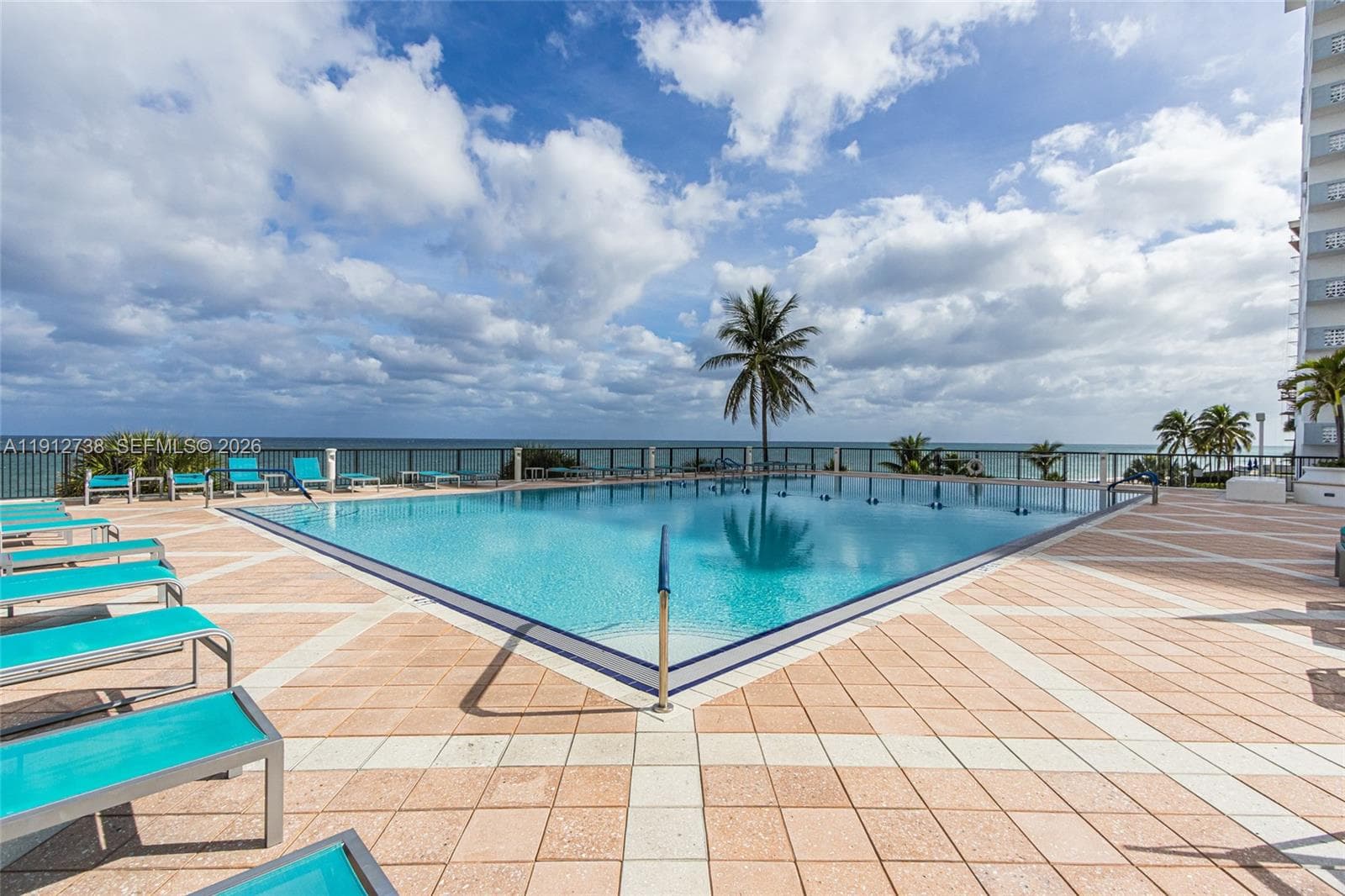 Plaza South Condo · #8F in Fort Lauderdale - Photo 38
