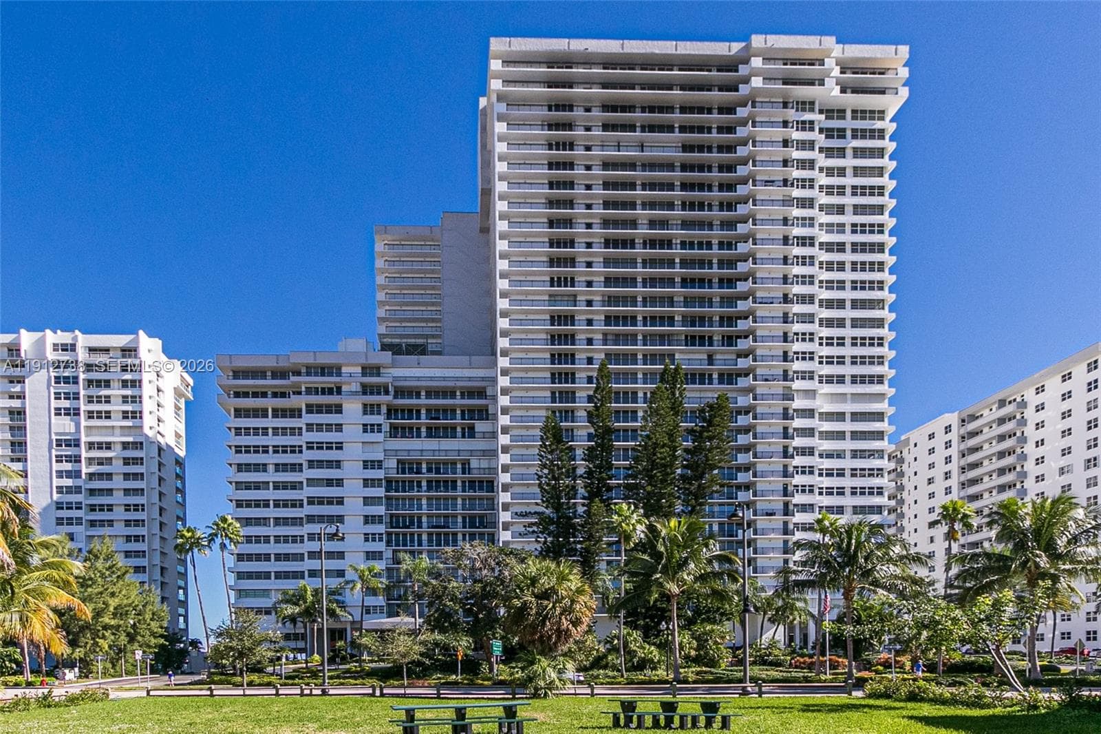 Plaza South Condo · #8F in Fort Lauderdale - Photo 4