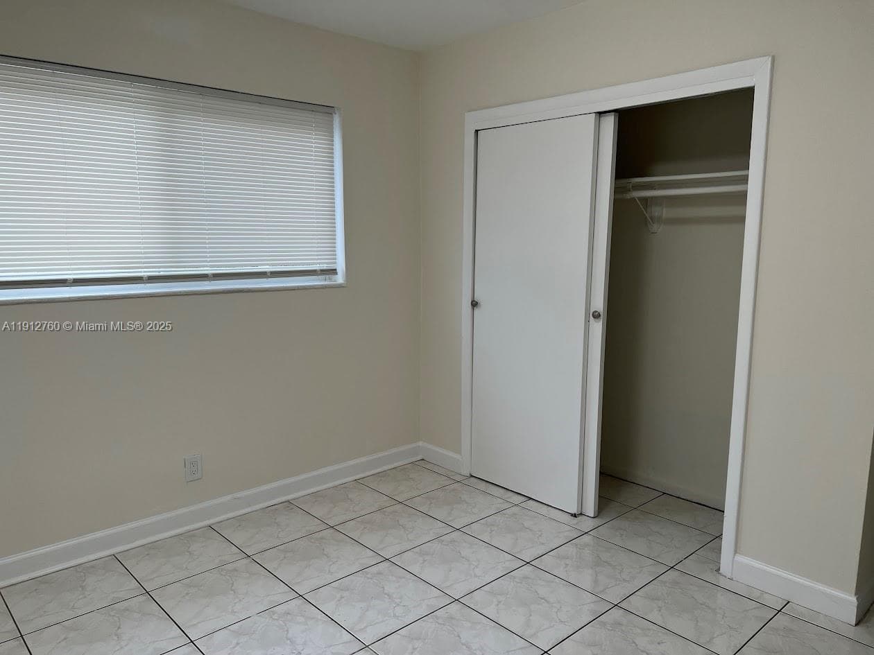 HOLLYWOOD BEACH HEIGHTS S · #5725 in Hollywood - Photo 11