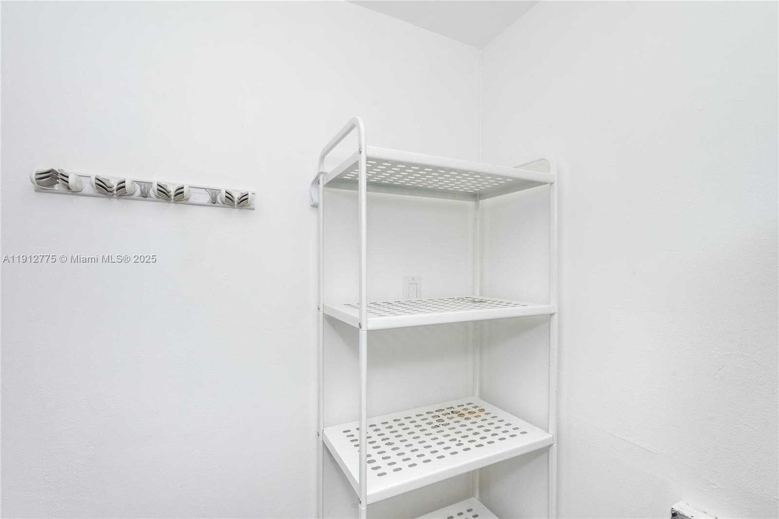 OCTAGON TOWERS I CONDO · #3D in Miami Beach - Photo 23