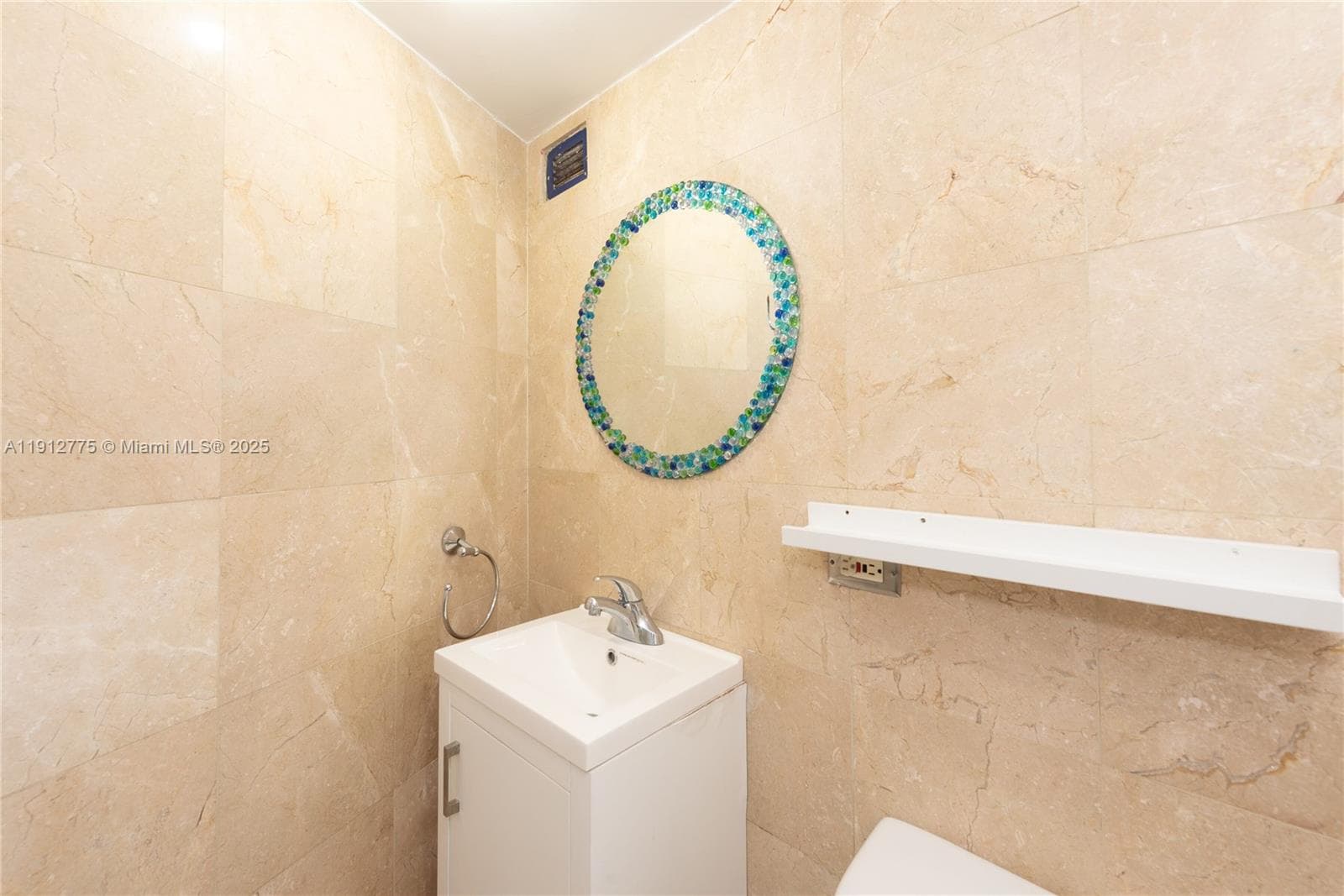OCTAGON TOWERS I CONDO · #3D in Miami Beach - Photo 22