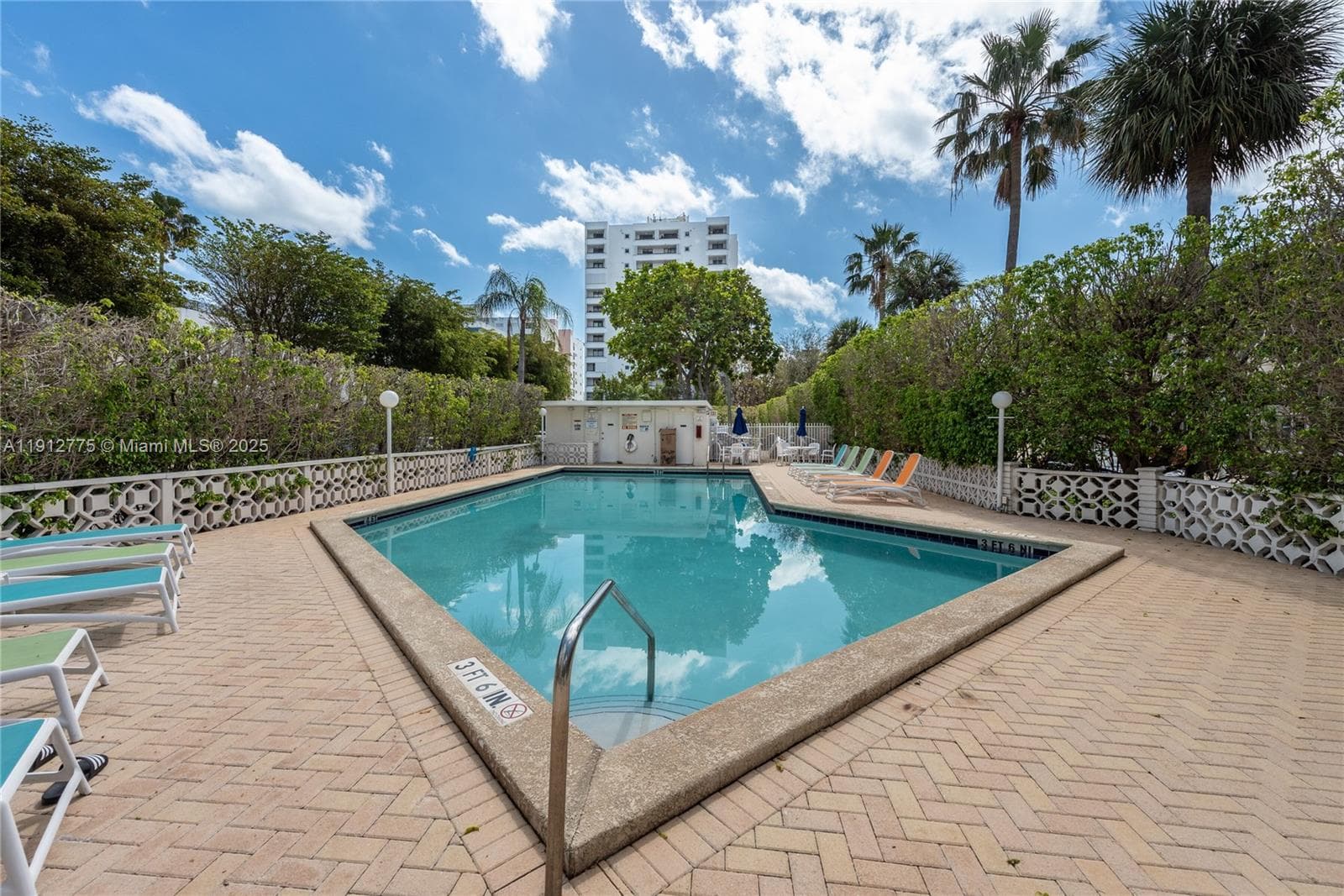 OCTAGON TOWERS I CONDO · #3D in Miami Beach - Photo 24