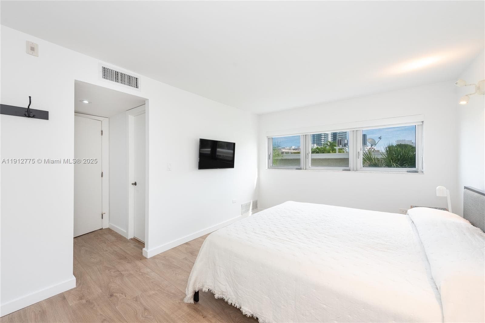 OCTAGON TOWERS I CONDO · #3D in Miami Beach - Photo 8