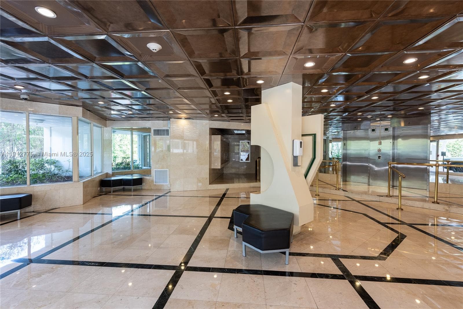 OCTAGON TOWERS I CONDO · #3D in Miami Beach - Photo 25