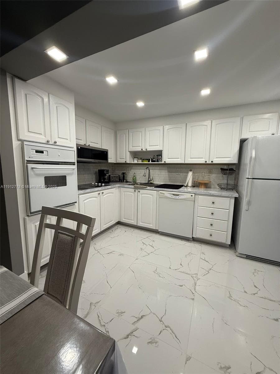 OCEANVIEW BUILDING B COND · #1209 in Sunny Isles Beach - Photo 3