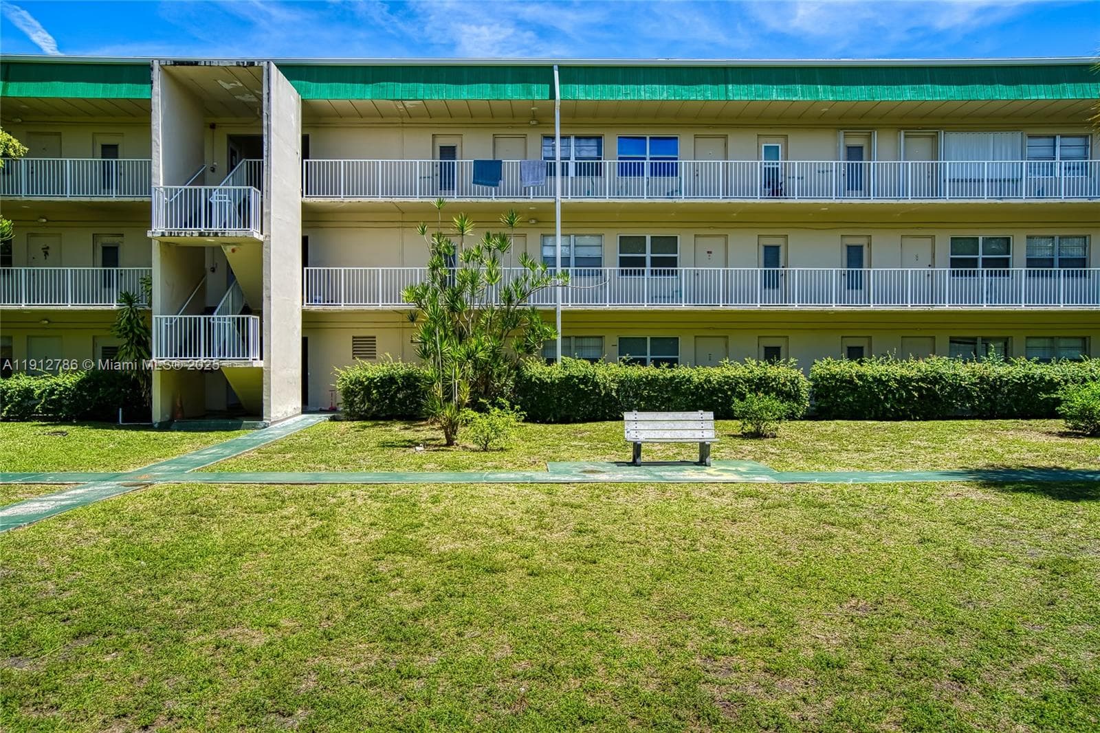 SEVENTEENTH GREEN CONDO · #340 in Hallandale Beach - Photo 22