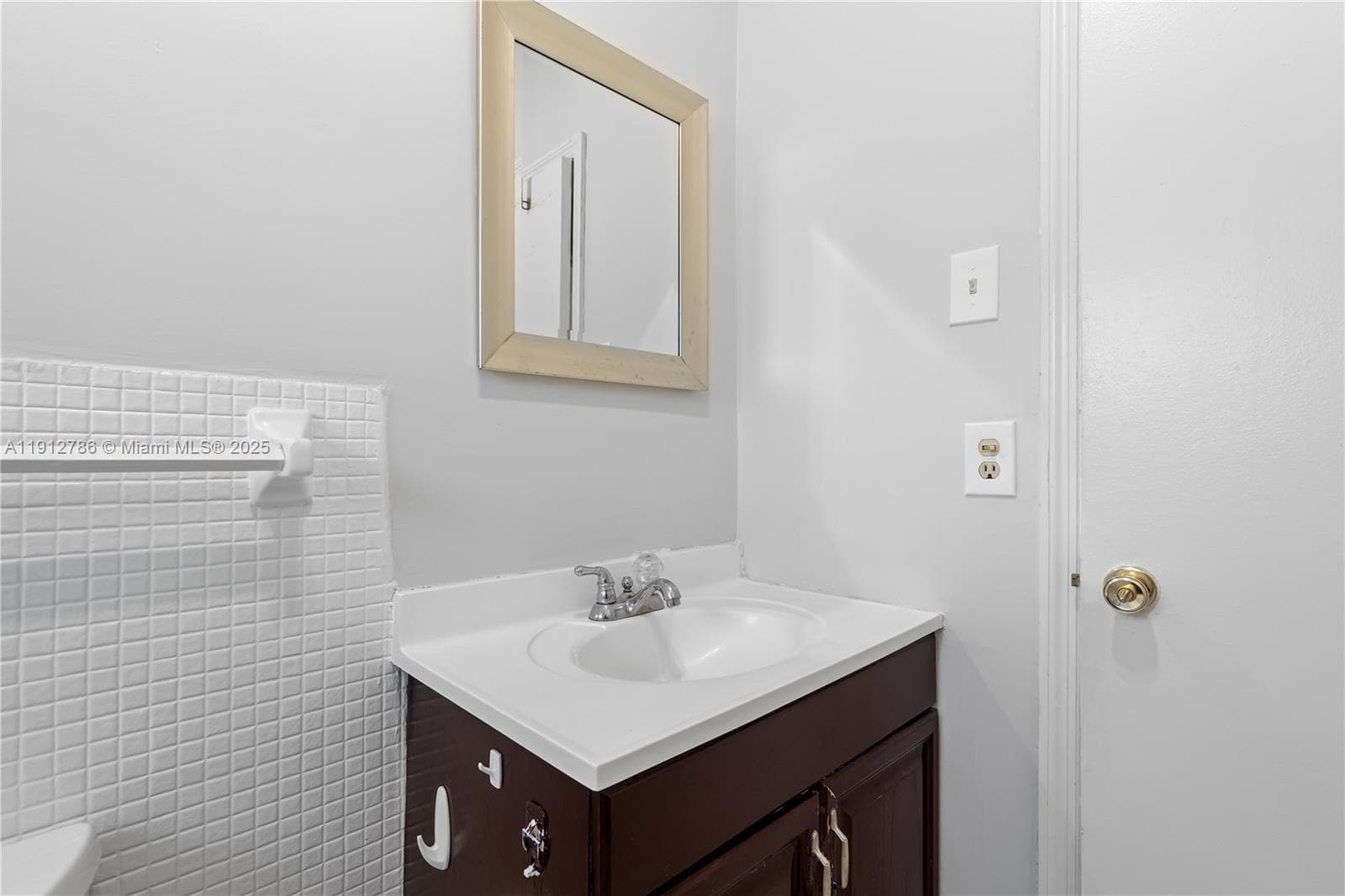 SEVENTEENTH GREEN CONDO · #340 in Hallandale Beach - Photo 14