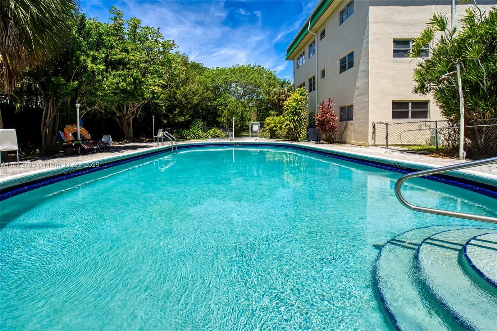 SEVENTEENTH GREEN CONDO · #340 in Hallandale Beach - Photo 15