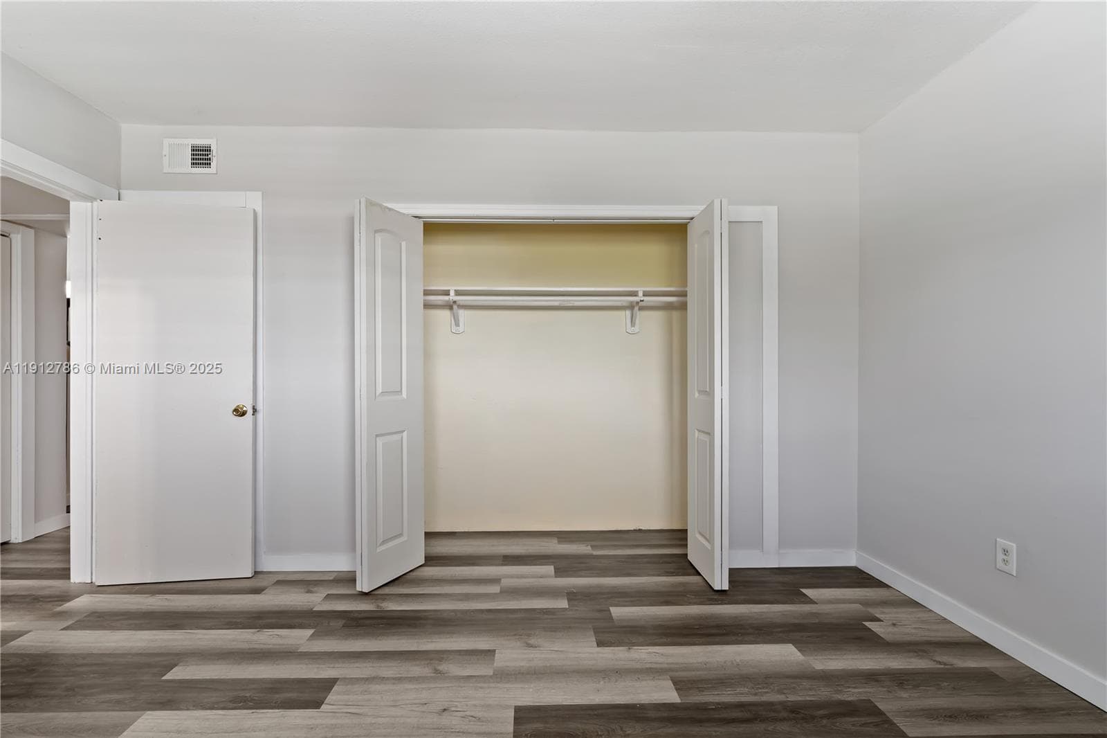 SEVENTEENTH GREEN CONDO · #340 in Hallandale Beach - Photo 11