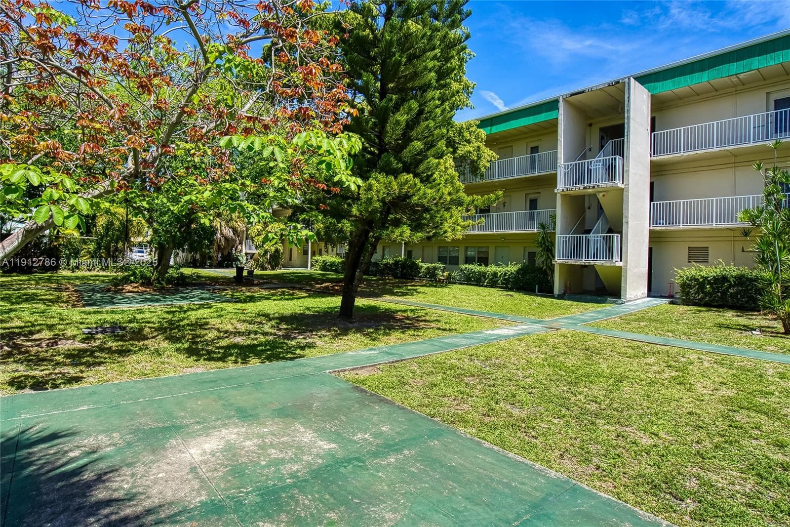 SEVENTEENTH GREEN CONDO · #340 in Hallandale Beach - Photo 21