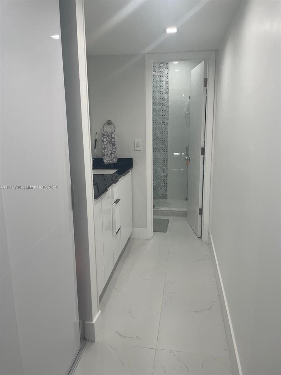 BISCAYA IV CONDO · #615 in Aventura - Photo 3