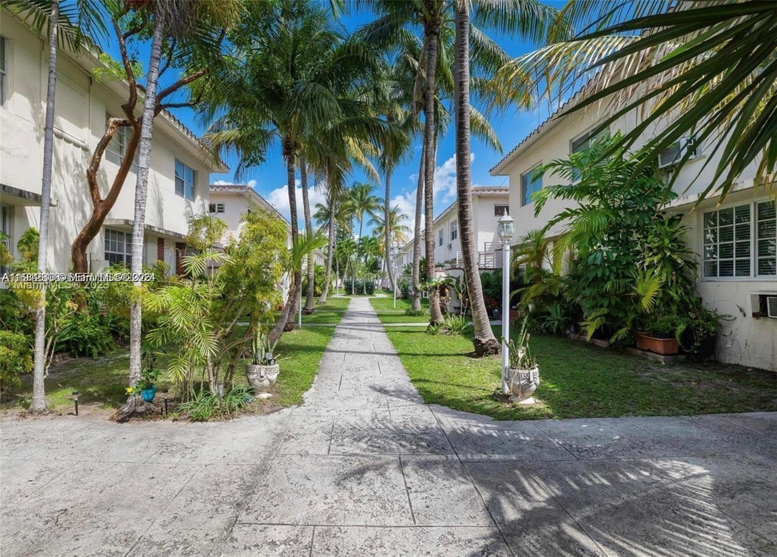 MARSEILLES · #12 in Miami Beach - Photo 2
