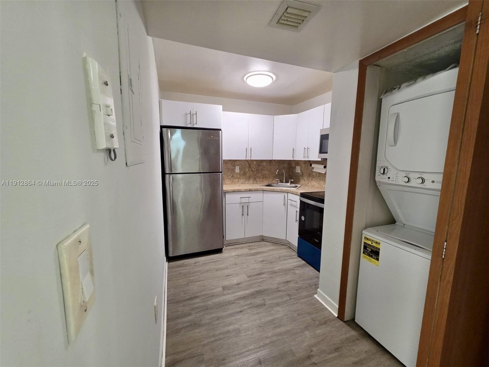 FLAMINGO COURT CONDO · #1-108 in Miami - Photo 3