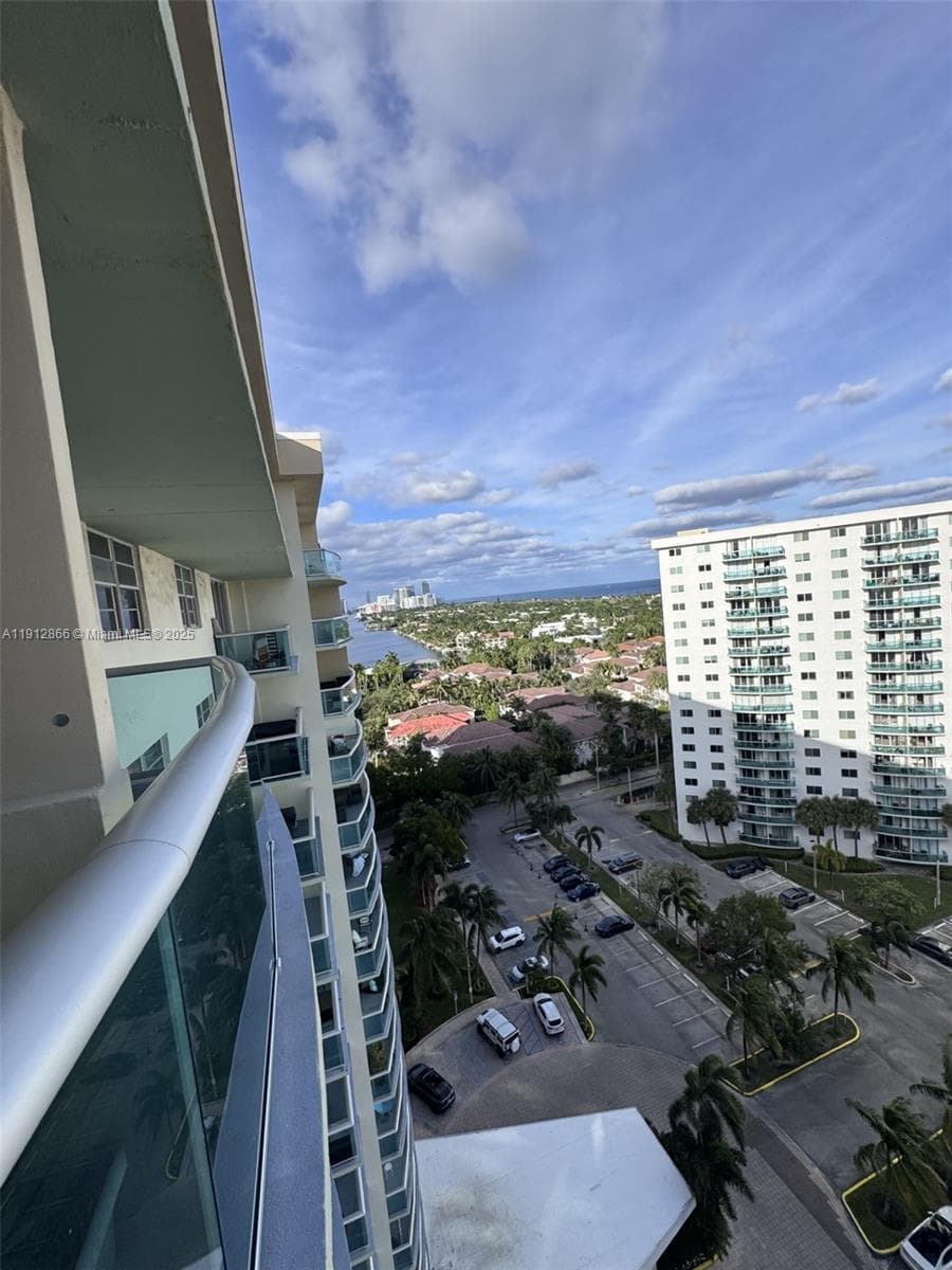 Oceanview · #1608 in Sunny Isles Beach - Photo 13