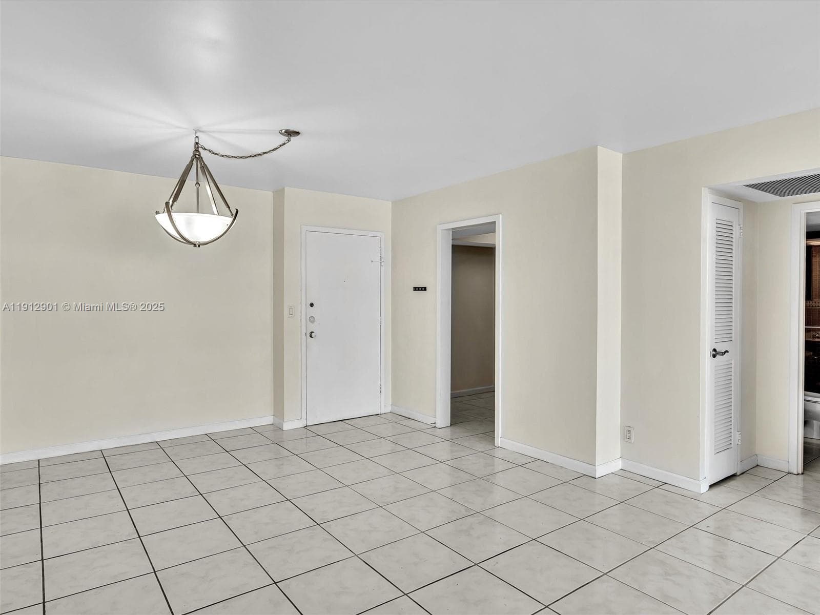 PARKER PLAZA CONDO · #2024 in Hallandale Beach - Photo 9