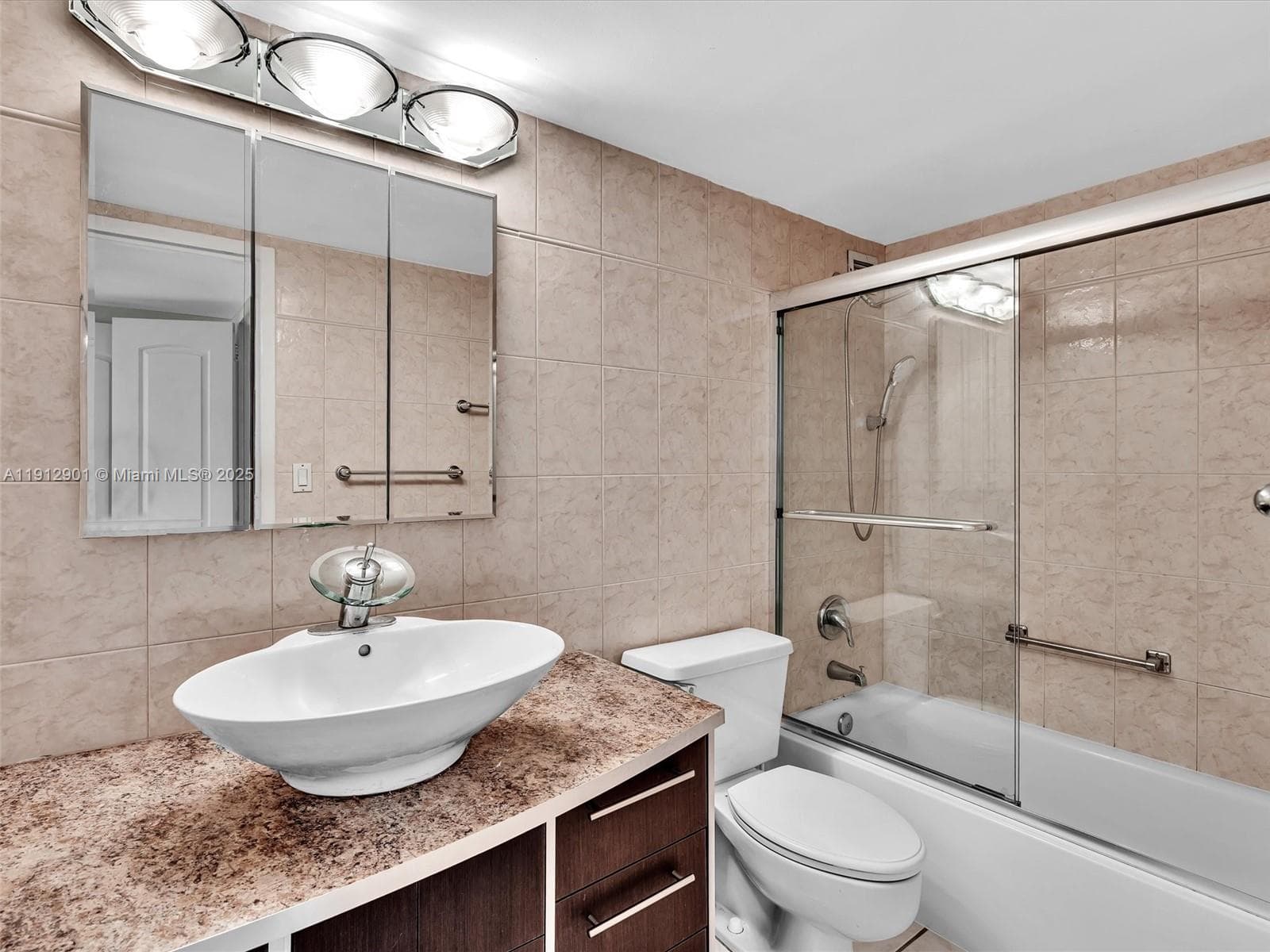 PARKER PLAZA CONDO · #2024 in Hallandale Beach - Photo 24