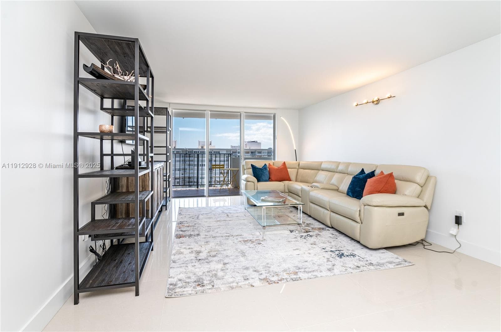 COMMODORE PLAZA · #2014 in Aventura - Photo 2
