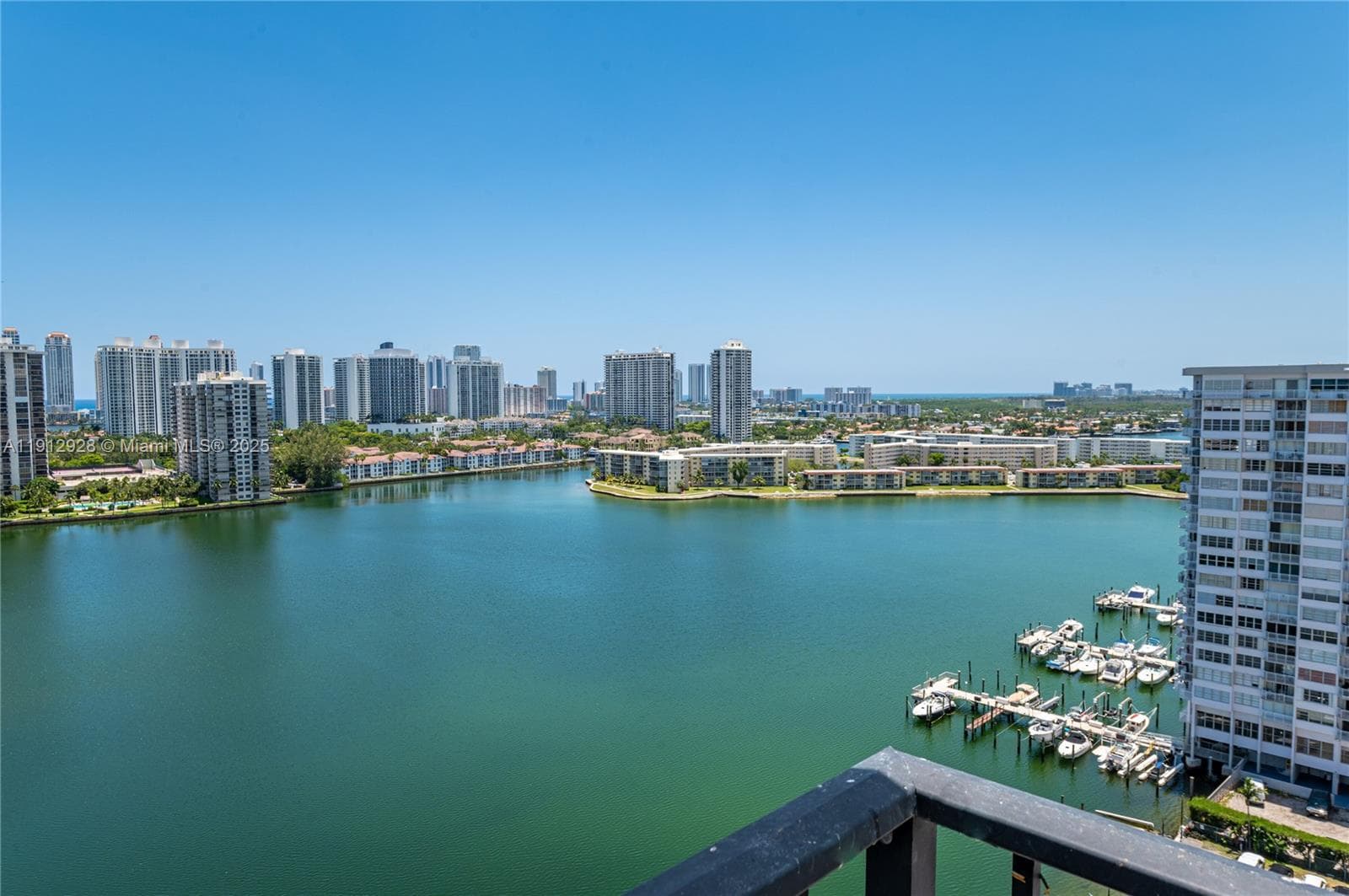 COMMODORE PLAZA · #2014 in Aventura - Photo 13