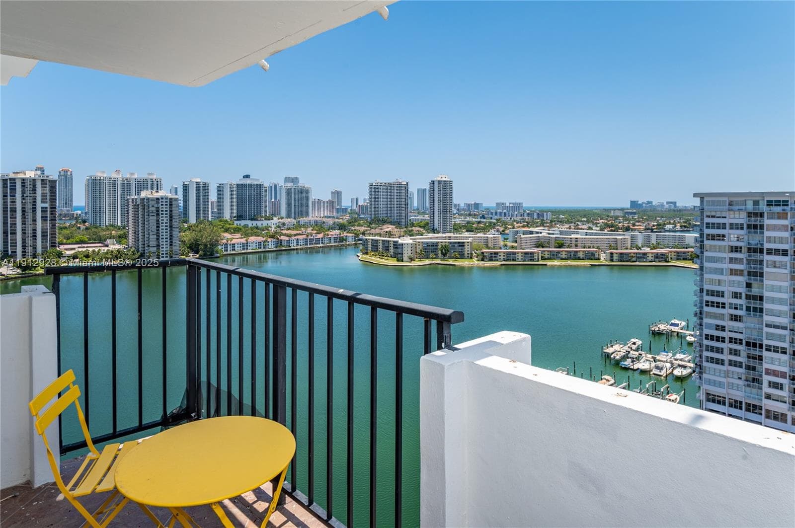 COMMODORE PLAZA · #2014 in Aventura - Photo 17