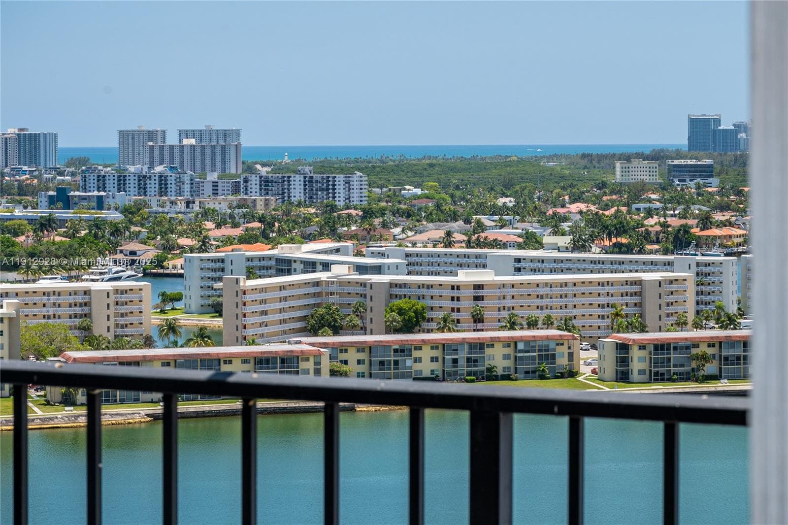 COMMODORE PLAZA · #2014 in Aventura - Photo 16