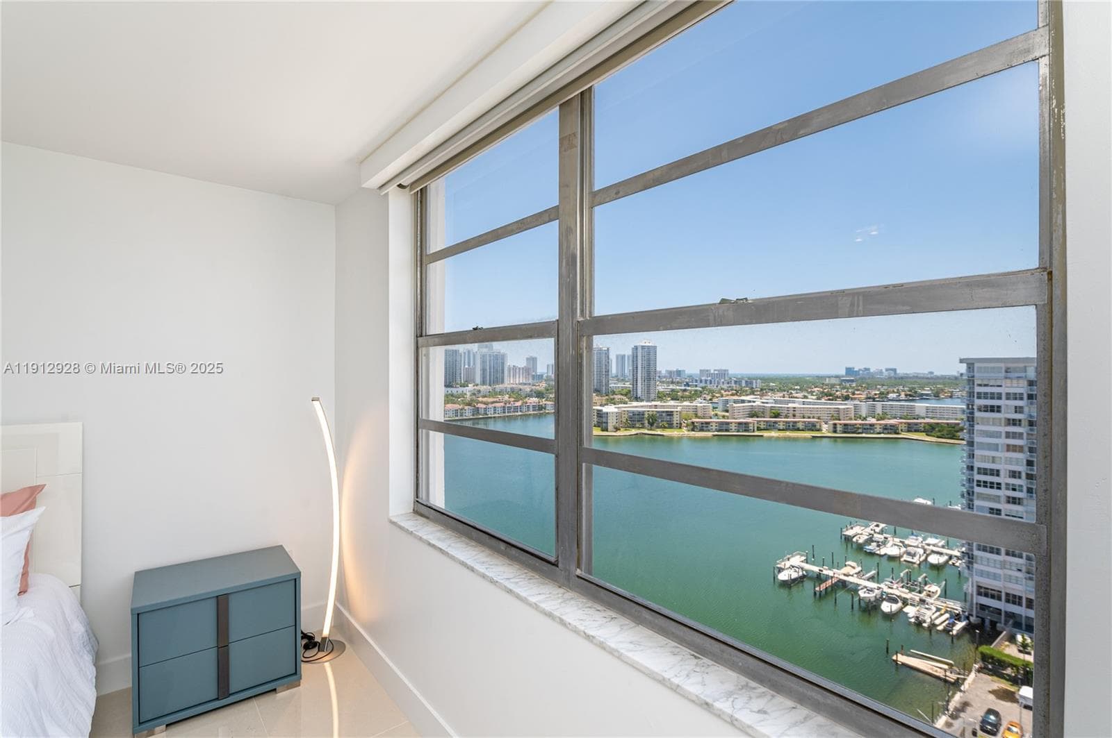 COMMODORE PLAZA · #2014 in Aventura - Photo 24