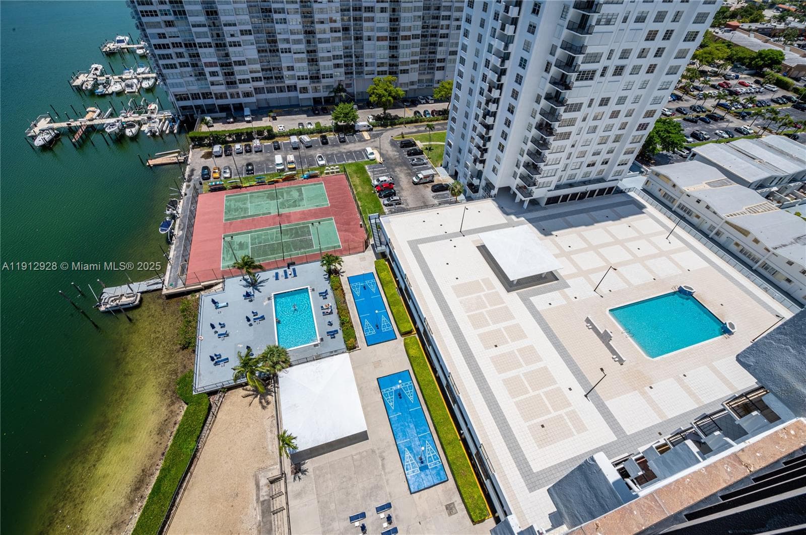 COMMODORE PLAZA · #2014 in Aventura - Photo 34