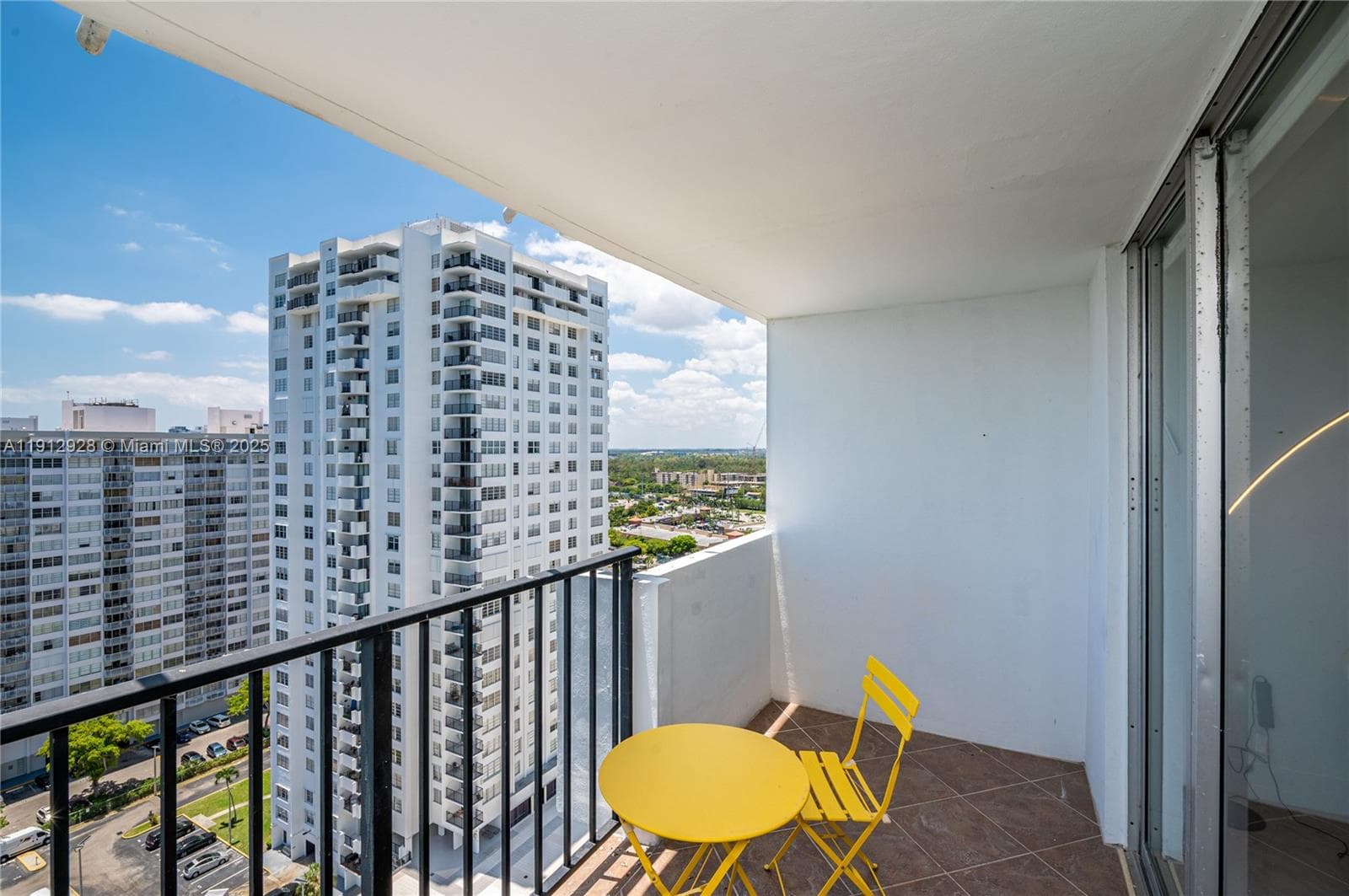 COMMODORE PLAZA · #2014 in Aventura - Photo 18