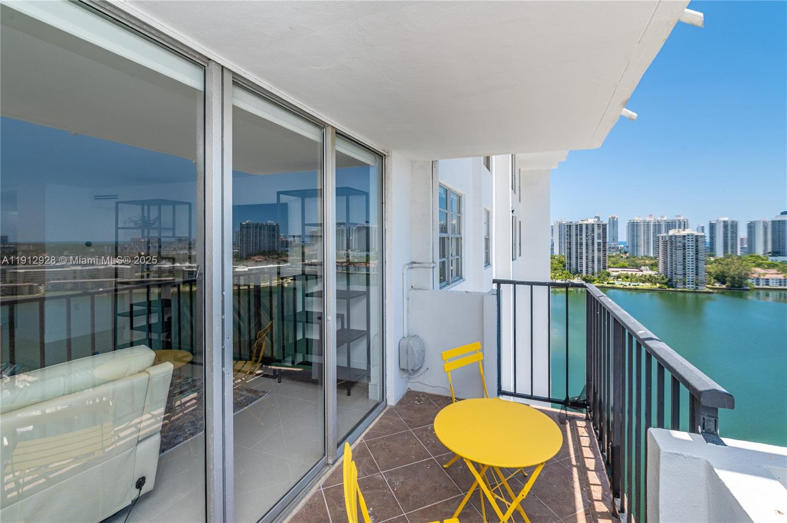 COMMODORE PLAZA · #2014 in Aventura - Photo 15