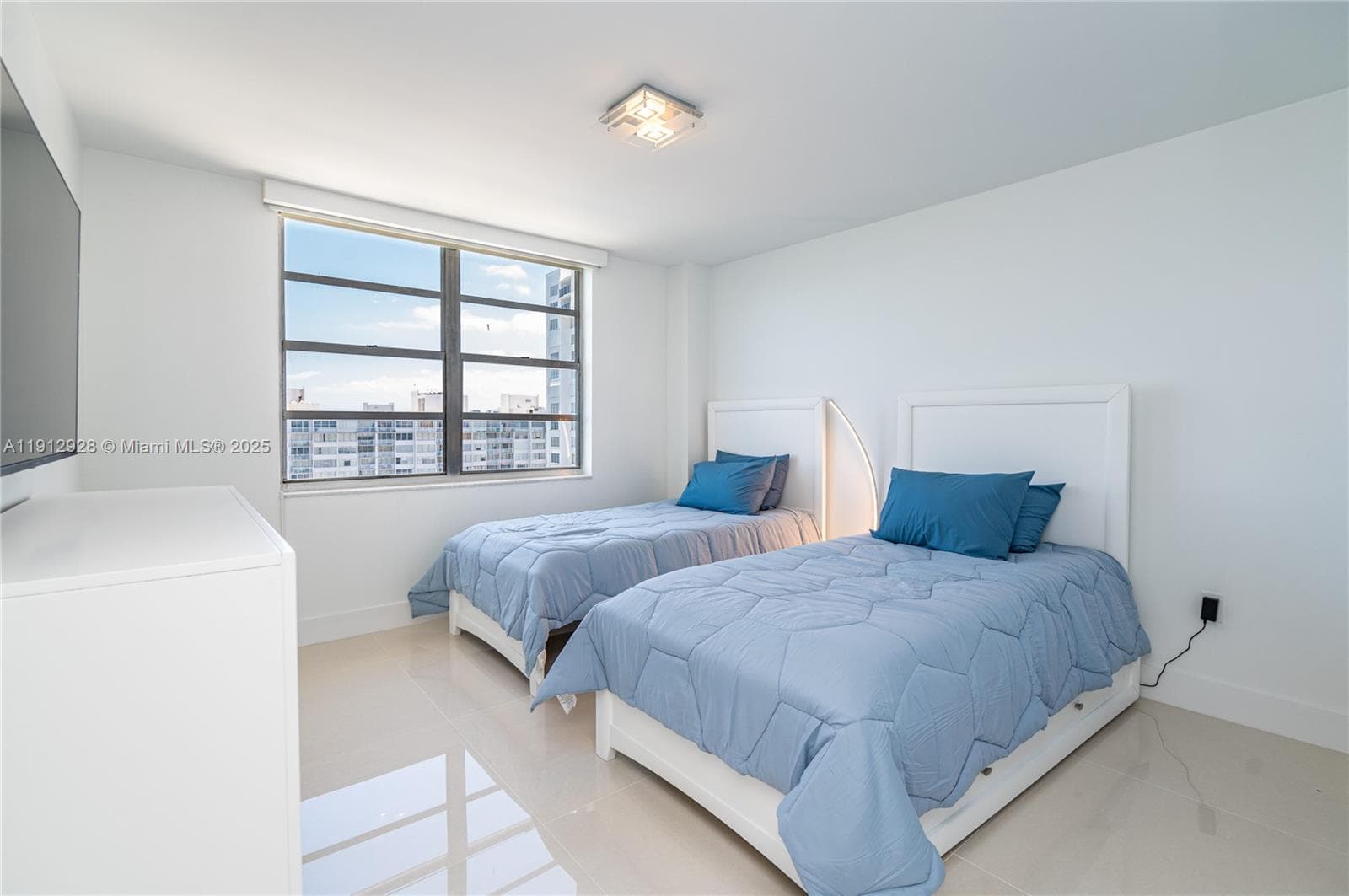 COMMODORE PLAZA · #2014 in Aventura - Photo 29