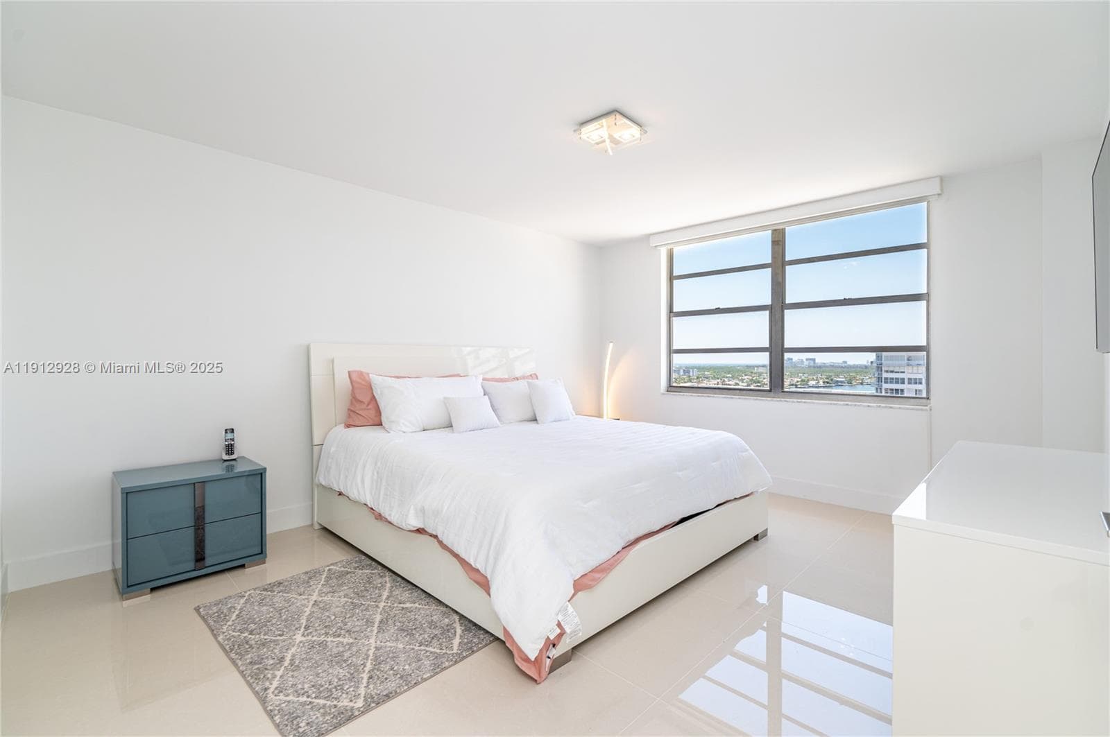 COMMODORE PLAZA · #2014 in Aventura - Photo 25